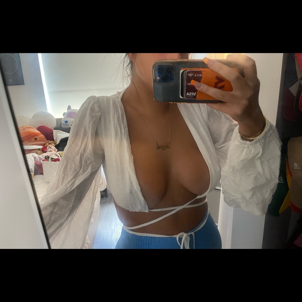 That’s so fetch long sleeve tie crop top blouse